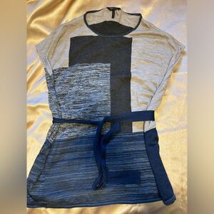 BCBGMaxariza top. Lots of stretch. Says it’s “OS” fits comfortably up to a xl